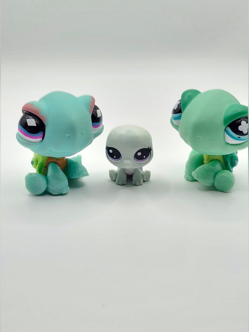 LPS 2006 Molds Sitting Turtle Bundle With Baby Littlest Pet Shop Gen 2